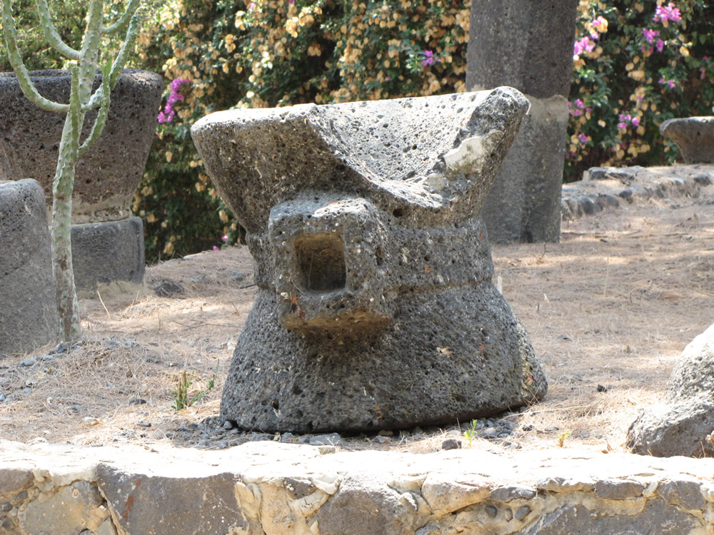 Lever base for pressing